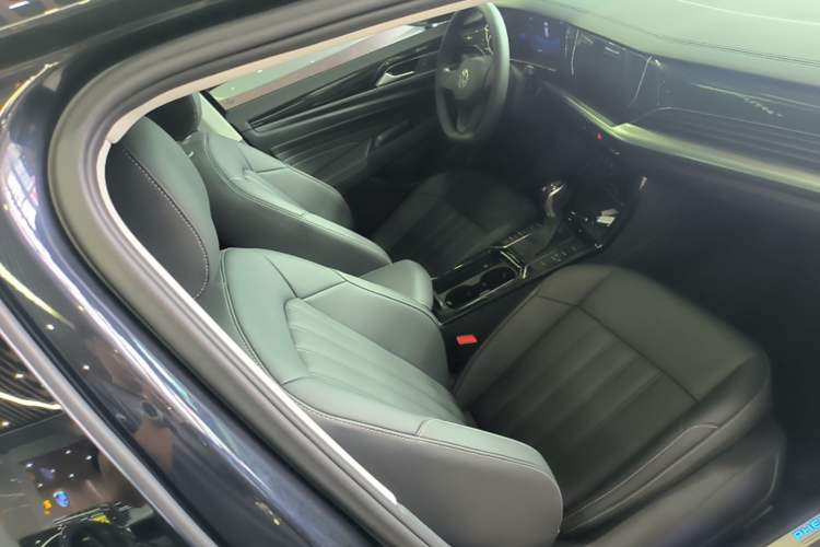 Used Volkswagen Passat New Energy 2022 430 PHEV Hybrid Business Edition Right Front Seat