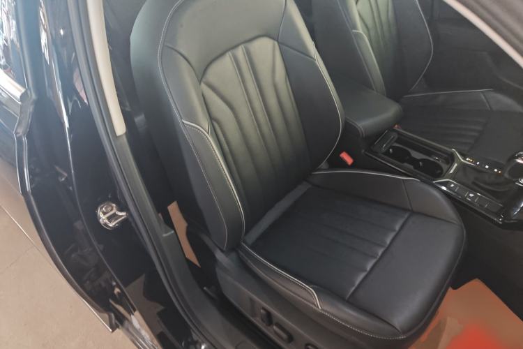 Used Volkswagen Passat New Energy 2022 430 PHEV Hybrid Elite Edition Right Front Seat