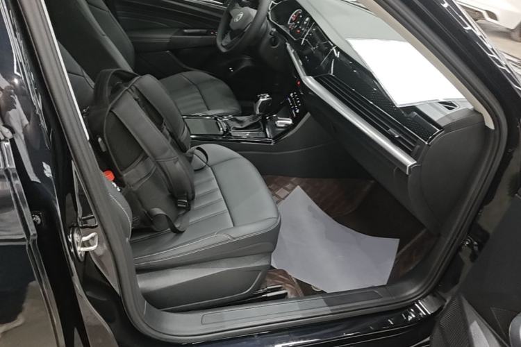 Used Volkswagen Passat New Energy 2022 430 PHEV Hybrid Business Edition Right Front Seat