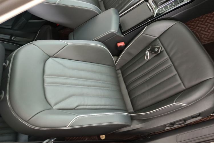 Used Volkswagen Passat New Energy 2022 430 PHEV Hybrid Elite Edition Right Front Seat
