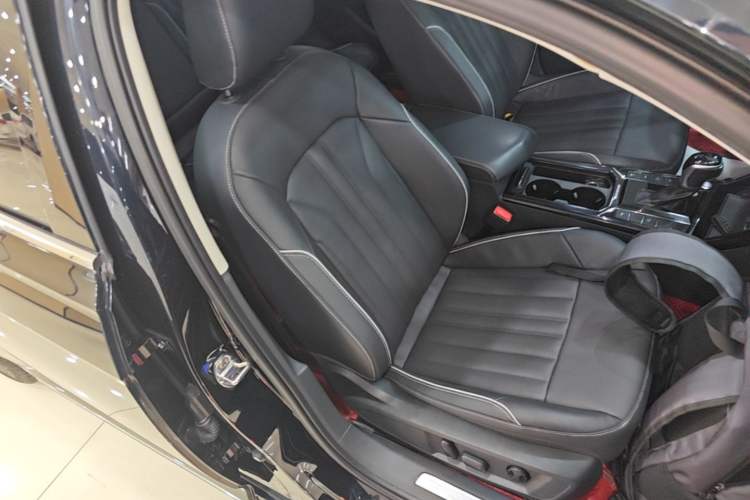 Used Volkswagen Passat New Energy 2022 Revised Version 430 PHEV Hybrid Elite Edition Right Front Seat