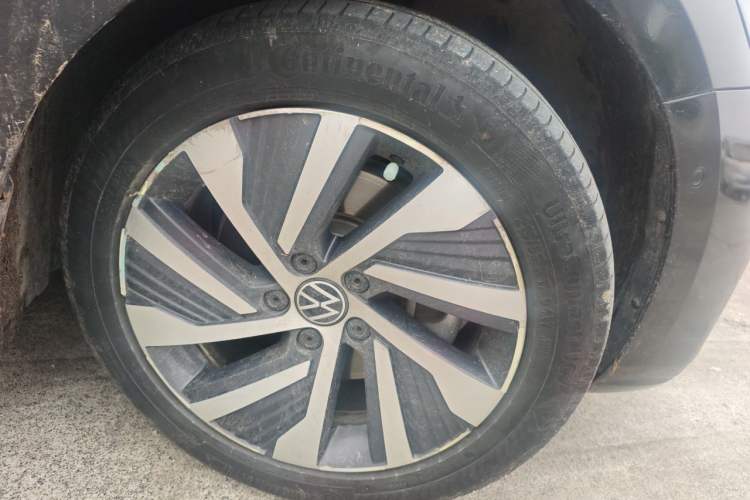 Used Volkswagen Passat New Energy 2022 430 PHEV Hybrid Luxury Edition Right Front Wheel Hub