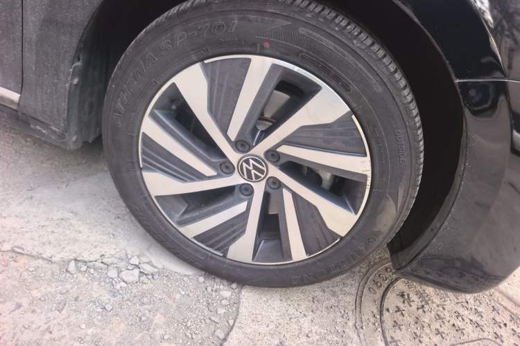 Used Volkswagen Passat New Energy 2022 430 PHEV Hybrid Business Edition Right Front Wheel Hub