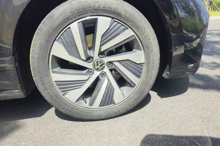 Used Volkswagen Passat New Energy 2022 430 PHEV Hybrid Elite Edition Right Front Wheel Hub
