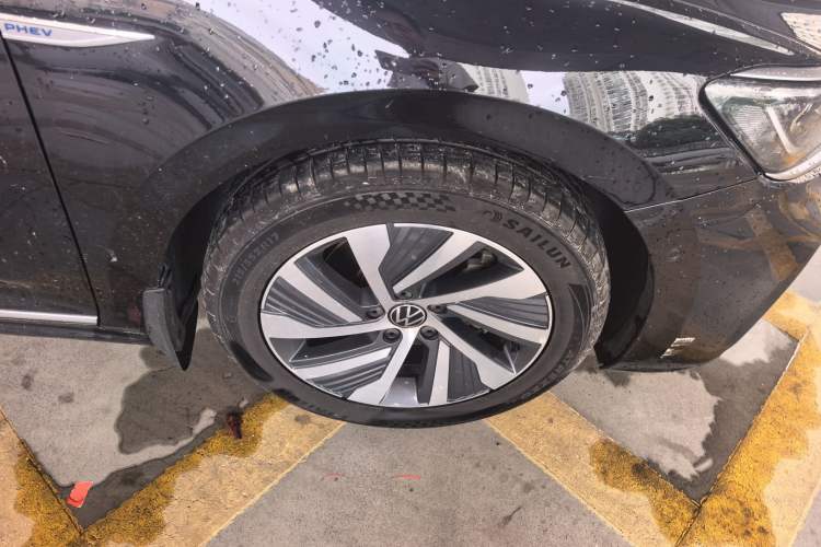Used Volkswagen Passat New Energy 2022 430 PHEV Hybrid Luxury Edition Right Front Wheel Hub