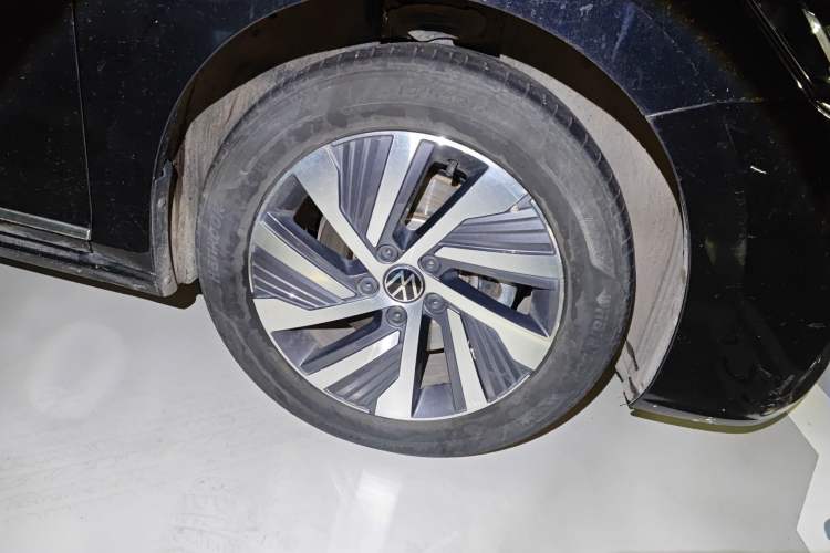 Used Volkswagen Passat New Energy 2022 430 PHEV Hybrid Elite Edition Right Front Wheel Hub