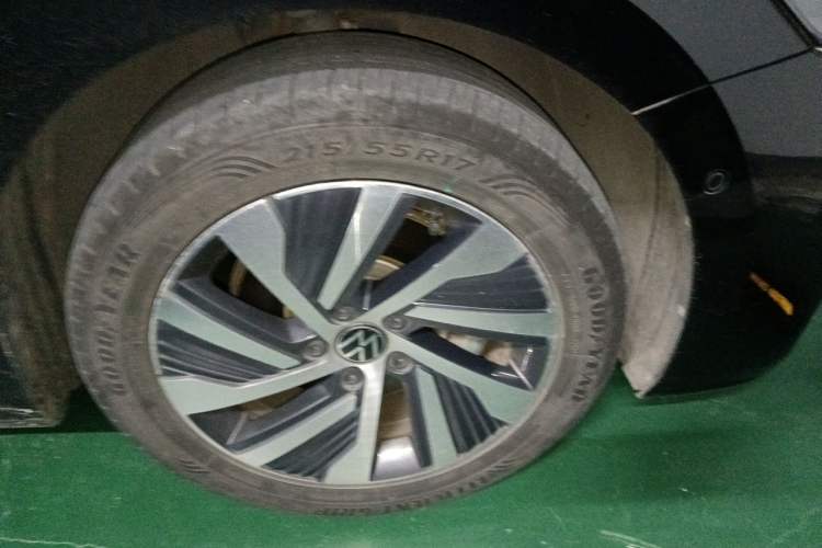 Used Volkswagen Passat New Energy 2022 430 PHEV Hybrid Luxury Edition Right Front Wheel Hub