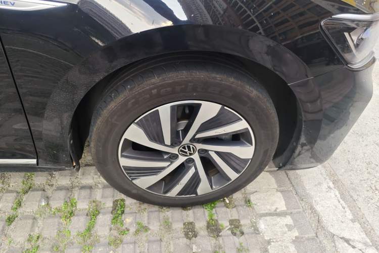 Used Volkswagen Passat New Energy 2022 Revised Version 430 PHEV Hybrid Elite Edition Right Front Wheel Hub