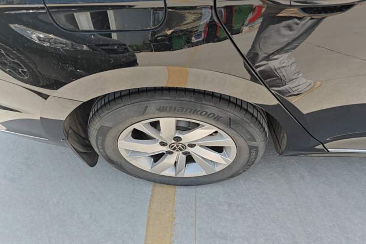 Used Volkswagen Passat New Energy 2022 430 PHEV Hybrid Business Edition Right Rear Wheel Hub