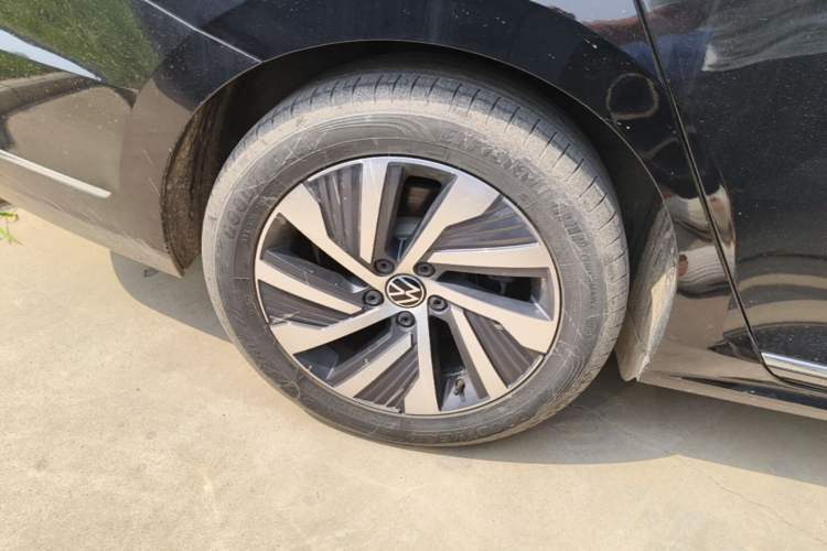 Used Volkswagen Passat New Energy 2022 430 PHEV Hybrid Elite Edition Right Rear Wheel Hub