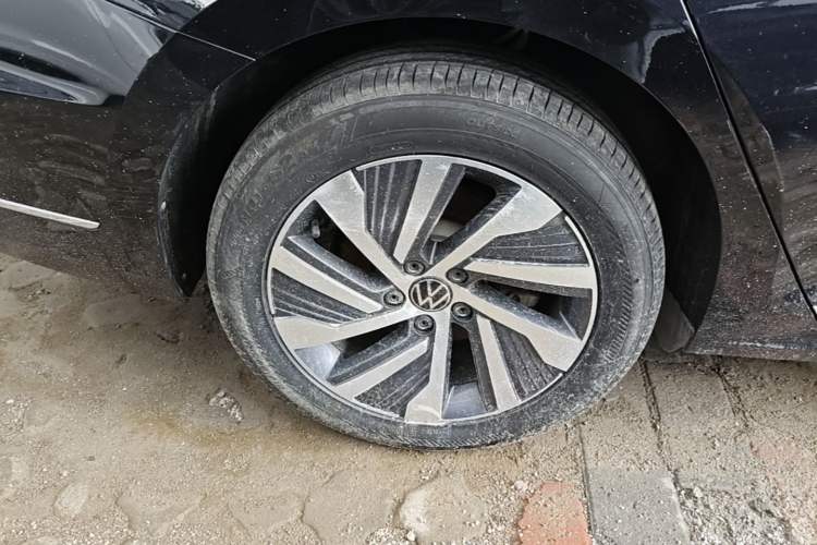 Used Volkswagen Passat New Energy 2022 430 PHEV Hybrid Luxury Edition Right Rear Wheel Hub