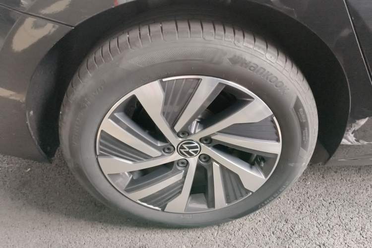 Used Volkswagen Passat New Energy 2022 430 PHEV Hybrid Luxury Edition Right Rear Wheel Hub