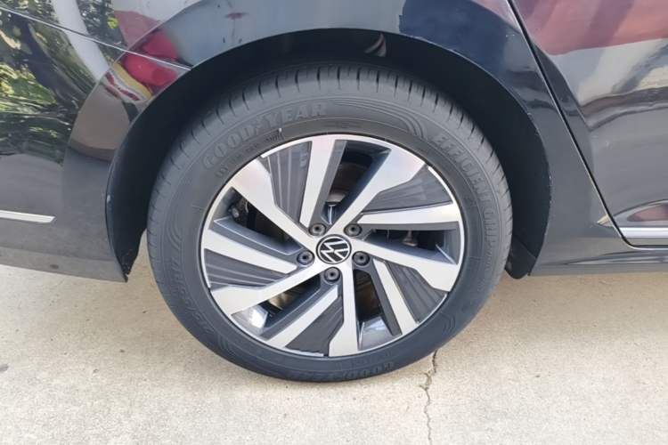Used Volkswagen Passat New Energy 2022 430 PHEV Hybrid Elite Edition Right Rear Wheel Hub