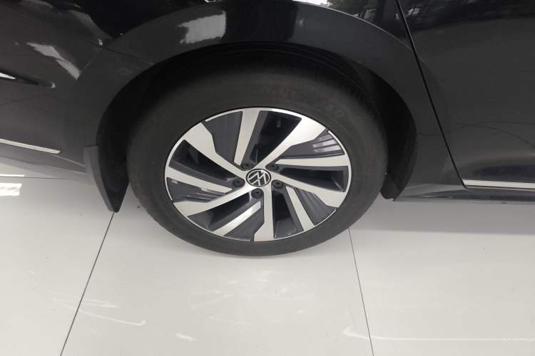 Used Volkswagen Passat New Energy 2022 430 PHEV Hybrid Elite Edition Right Rear Wheel Hub