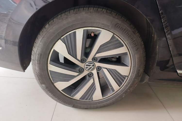 Used Volkswagen Passat New Energy 2022 430 PHEV Hybrid Elite Edition Right Rear Wheel Hub