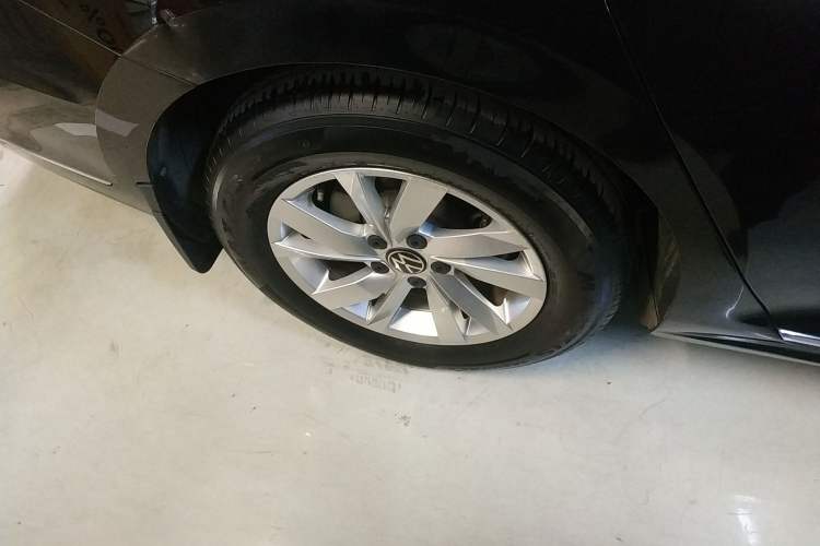 Used Volkswagen Passat New Energy 2022 430 PHEV Hybrid Business Edition Right Rear Wheel Hub