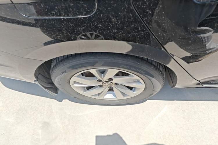 Used Volkswagen Passat New Energy 2022 430 PHEV Hybrid Business Edition Right Rear Wheel Hub
