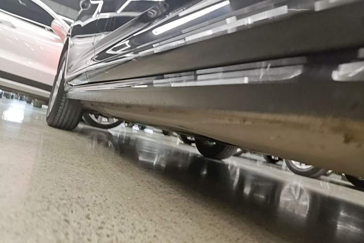 Used Volkswagen Passat New Energy 2022 430 PHEV Hybrid Business Edition Right Side Sill