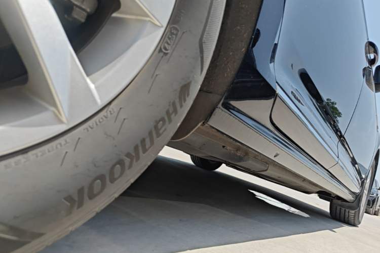 Used Volkswagen Passat New Energy 2022 430 PHEV Hybrid Business Edition Right Side Sill
