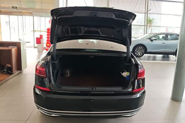 Used Volkswagen Passat New Energy 2022 430 PHEV Hybrid Elite Edition Trunk