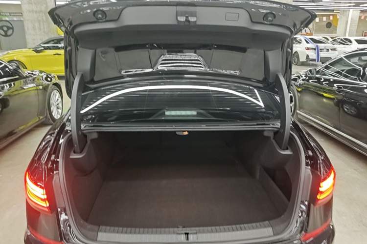 Used Volkswagen Passat New Energy 2022 430 PHEV Hybrid Business Edition Trunk