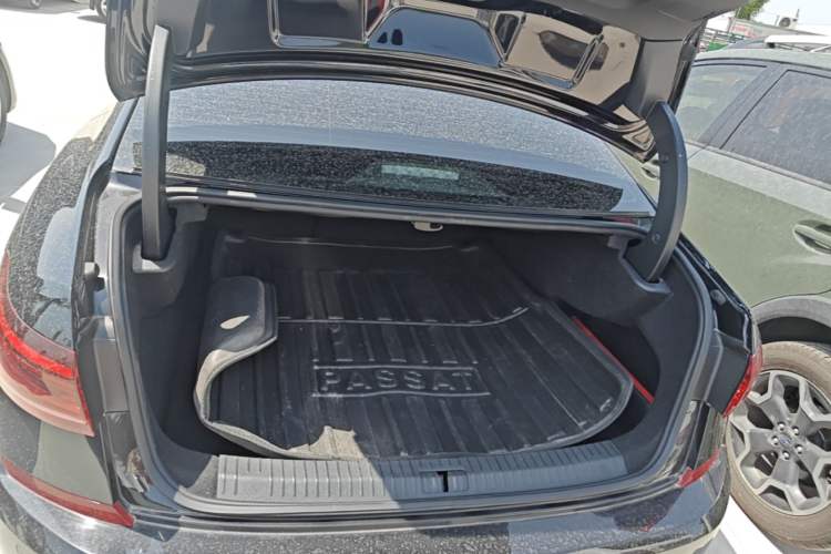 Used Volkswagen Passat New Energy 2022 430 PHEV Hybrid Business Edition Trunk
