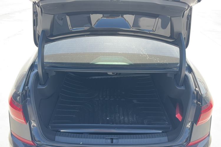 Used Volkswagen Passat New Energy 2022 430 PHEV Hybrid Business Edition Trunk