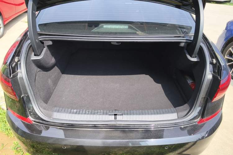 Used Volkswagen Passat New Energy 2022 430 PHEV Hybrid Elite Edition Trunk