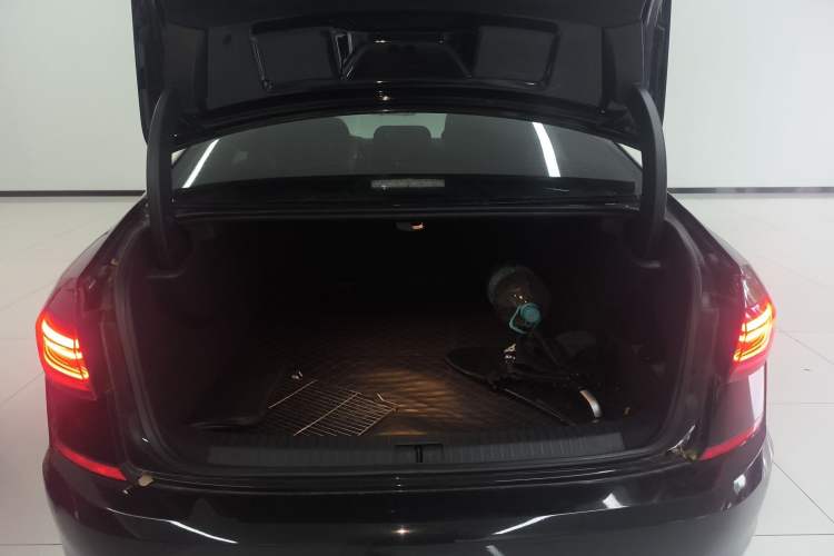Used Volkswagen Passat New Energy 2022 430 PHEV Hybrid Elite Edition Trunk