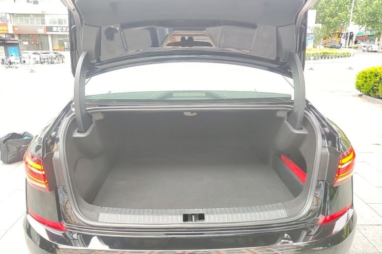 Used Volkswagen Passat New Energy 2022 430 PHEV Hybrid Elite Edition Trunk