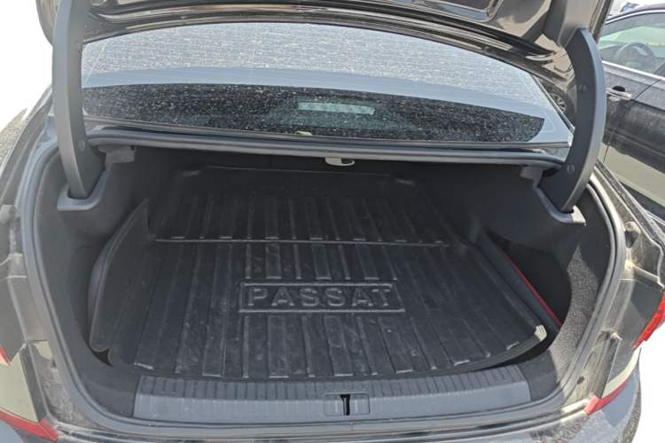Used Volkswagen Passat New Energy 2022 430 PHEV Hybrid Business Edition Trunk
