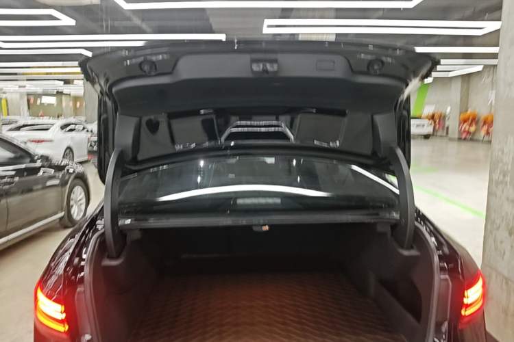 Used Volkswagen Passat New Energy 2022 430 PHEV Hybrid Business Edition Trunk