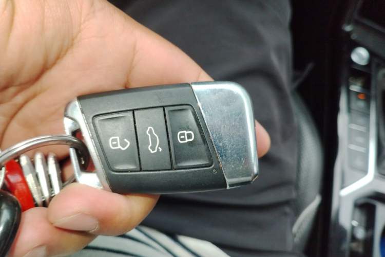 Used Volkswagen Passat New Energy 2022 430 PHEV Hybrid Luxury Edition Vehicle Key