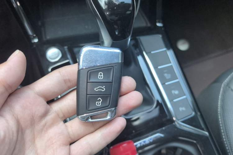 Used Volkswagen Passat New Energy 2022 430 PHEV Hybrid Luxury Edition Vehicle Key