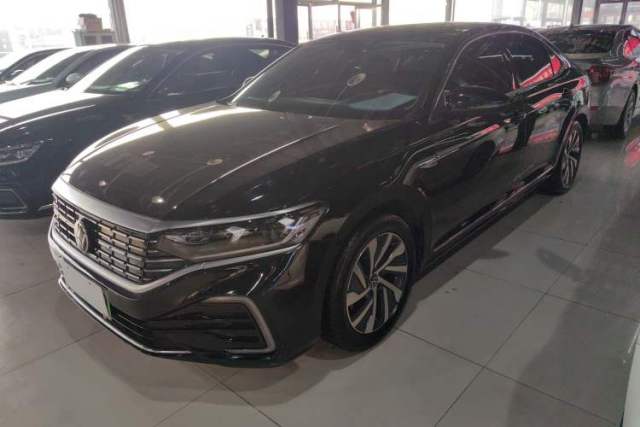 Ojetý Volkswagen Passat New Energy 2022 Revised Version 430 PHEV Hybrid Elite Edition