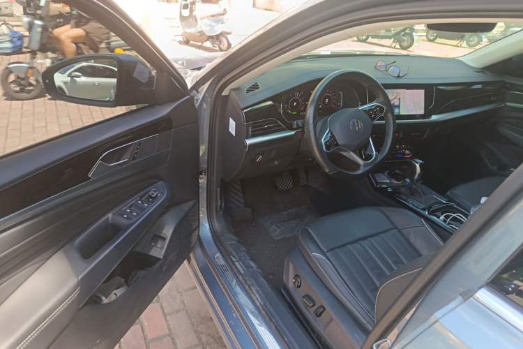 Used Volkswagen Passat New Energy 2022 430 PHEV Hybrid Elite Edition Driver Seat