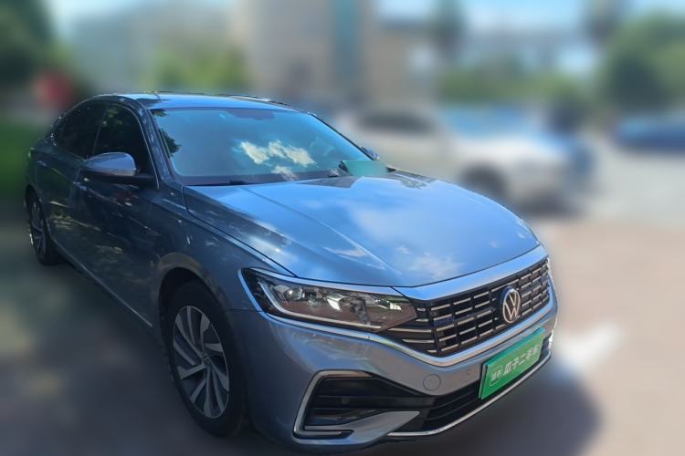 Used Volkswagen Passat New Energy 2022 430 PHEV Hybrid Elite Edition Front Right 45 Deg