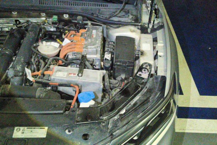Used Volkswagen Passat New Energy 2022 430 PHEV Hybrid Luxury Edition Engine Bay Left