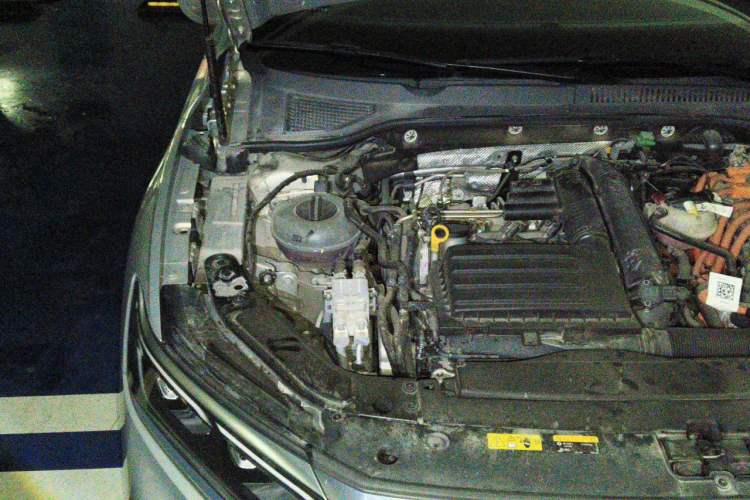 Used Volkswagen Passat New Energy 2022 430 PHEV Hybrid Luxury Edition Engine Bay Right