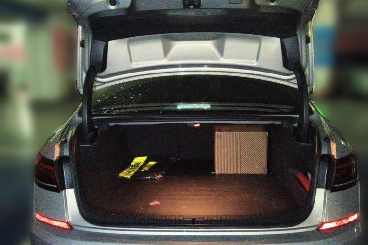 Used Volkswagen Passat New Energy 2022 430 PHEV Hybrid Luxury Edition Trunk
