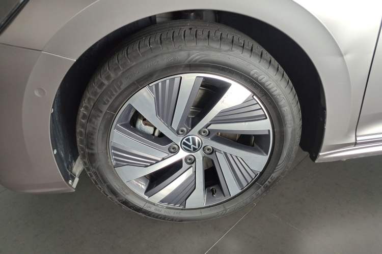 Used Volkswagen Passat New Energy 2022 430 PHEV Hybrid Luxury Edition Left Front Wheel Hub