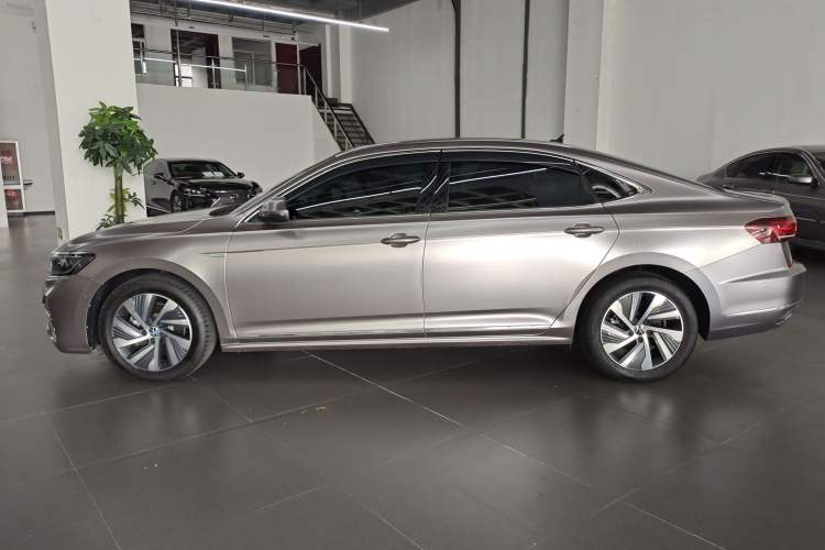 Used Volkswagen Passat New Energy 2022 430 PHEV Hybrid Luxury Edition Left Side