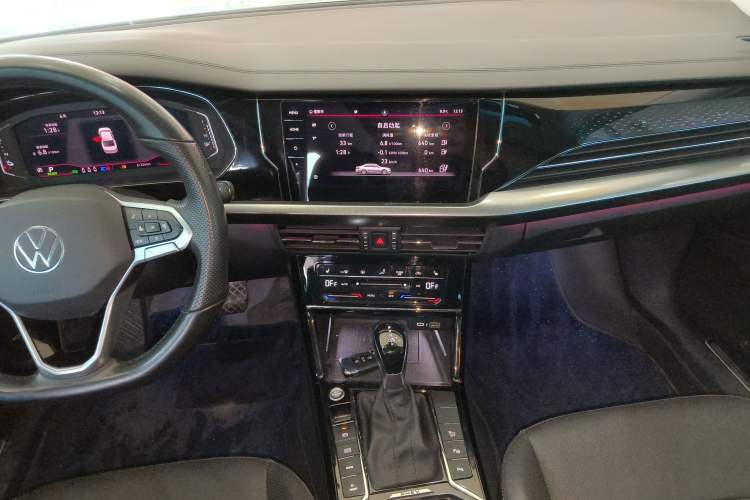 Used Volkswagen Passat New Energy 2022 430 PHEV Hybrid Luxury Edition Audio And AC Panel
