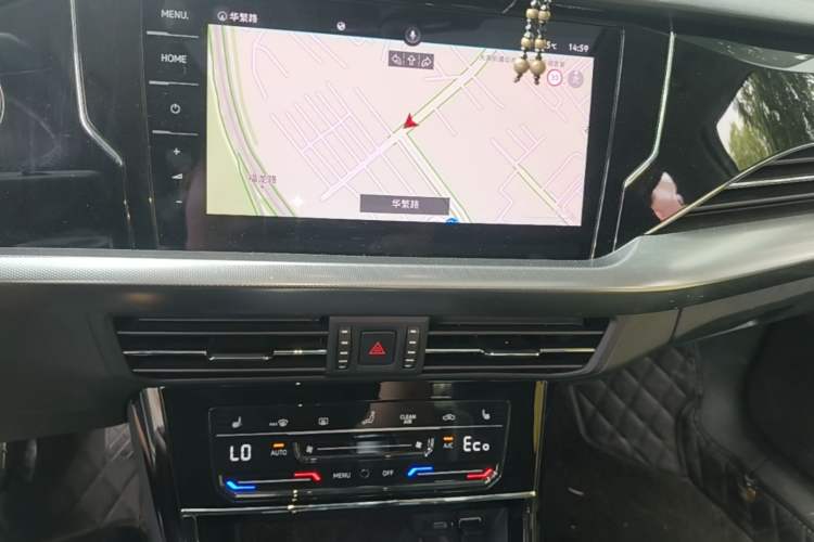Used Volkswagen Passat New Energy 2022 430 PHEV Hybrid Luxury Edition Audio And AC Panel