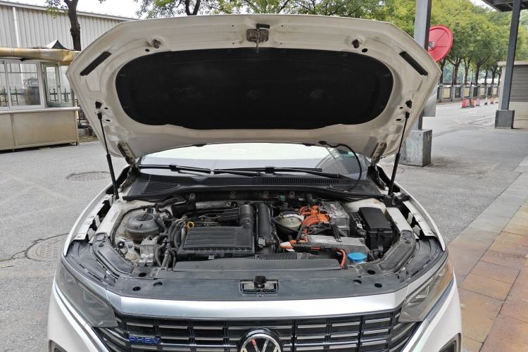 Used Volkswagen Passat New Energy 2022 430 PHEV Hybrid Luxury Edition Engine Bay