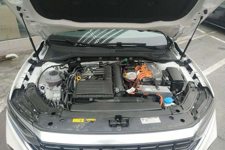 Used Volkswagen Passat New Energy 2022 430 PHEV Hybrid Luxury Edition Engine Bay