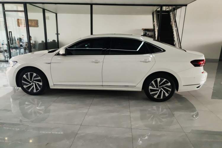 Used Volkswagen Passat New Energy 2022 430 PHEV Hybrid Luxury Edition Exterior 5