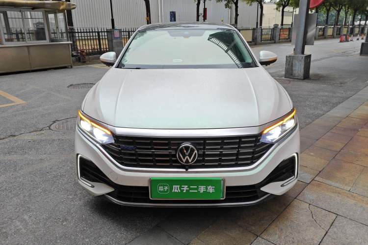 Used Volkswagen Passat New Energy 2022 430 PHEV Hybrid Luxury Edition Front