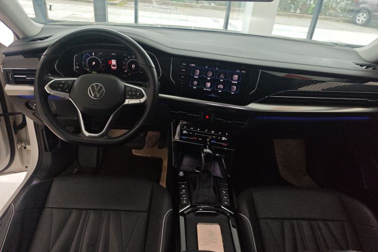 Used Volkswagen Passat New Energy 2022 430 PHEV Hybrid Luxury Edition Interior 2
