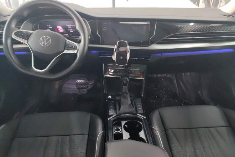 Used Volkswagen Passat New Energy 2022 430 PHEV Hybrid Luxury Edition Interior 3